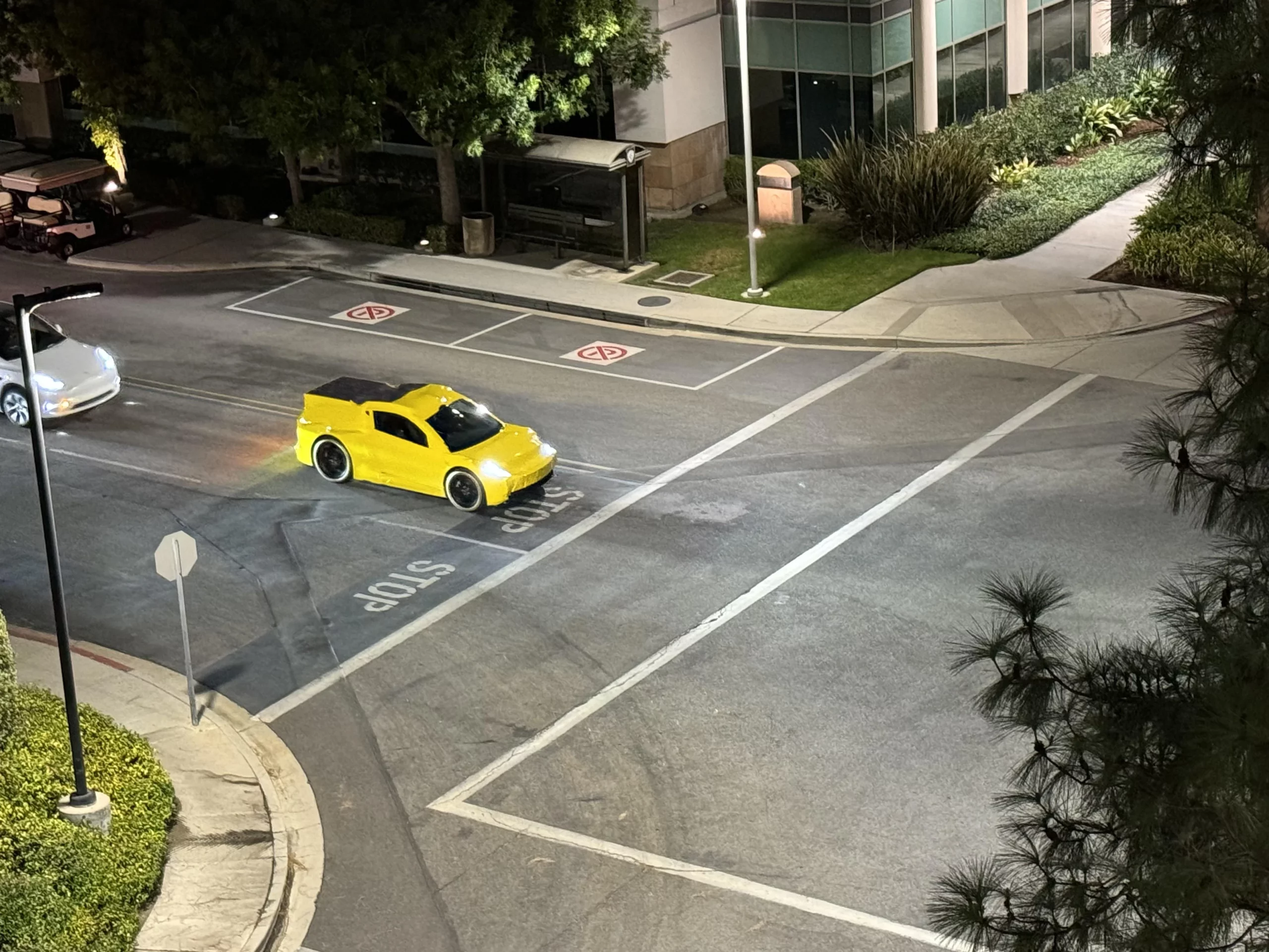 Tesla-Robotaxi-scaled.webp