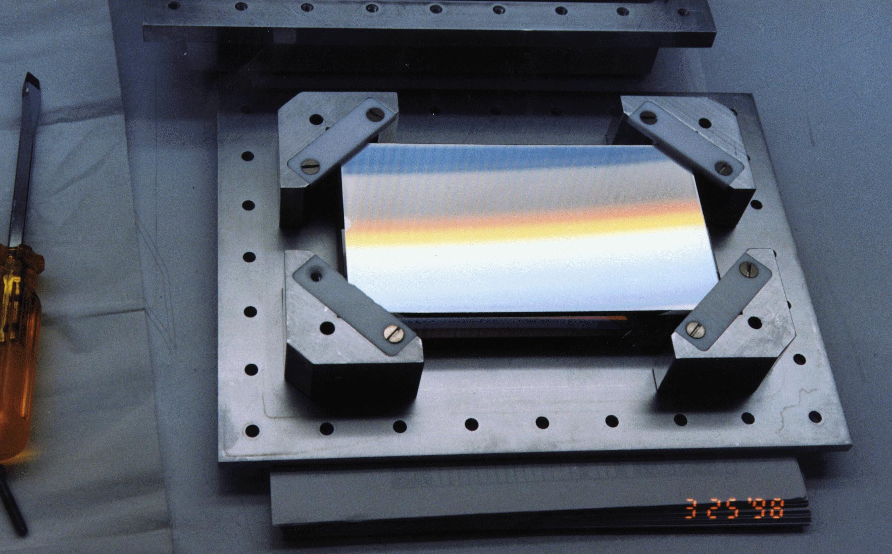 Reflection-Grating-in-Shipping-Container.jpg