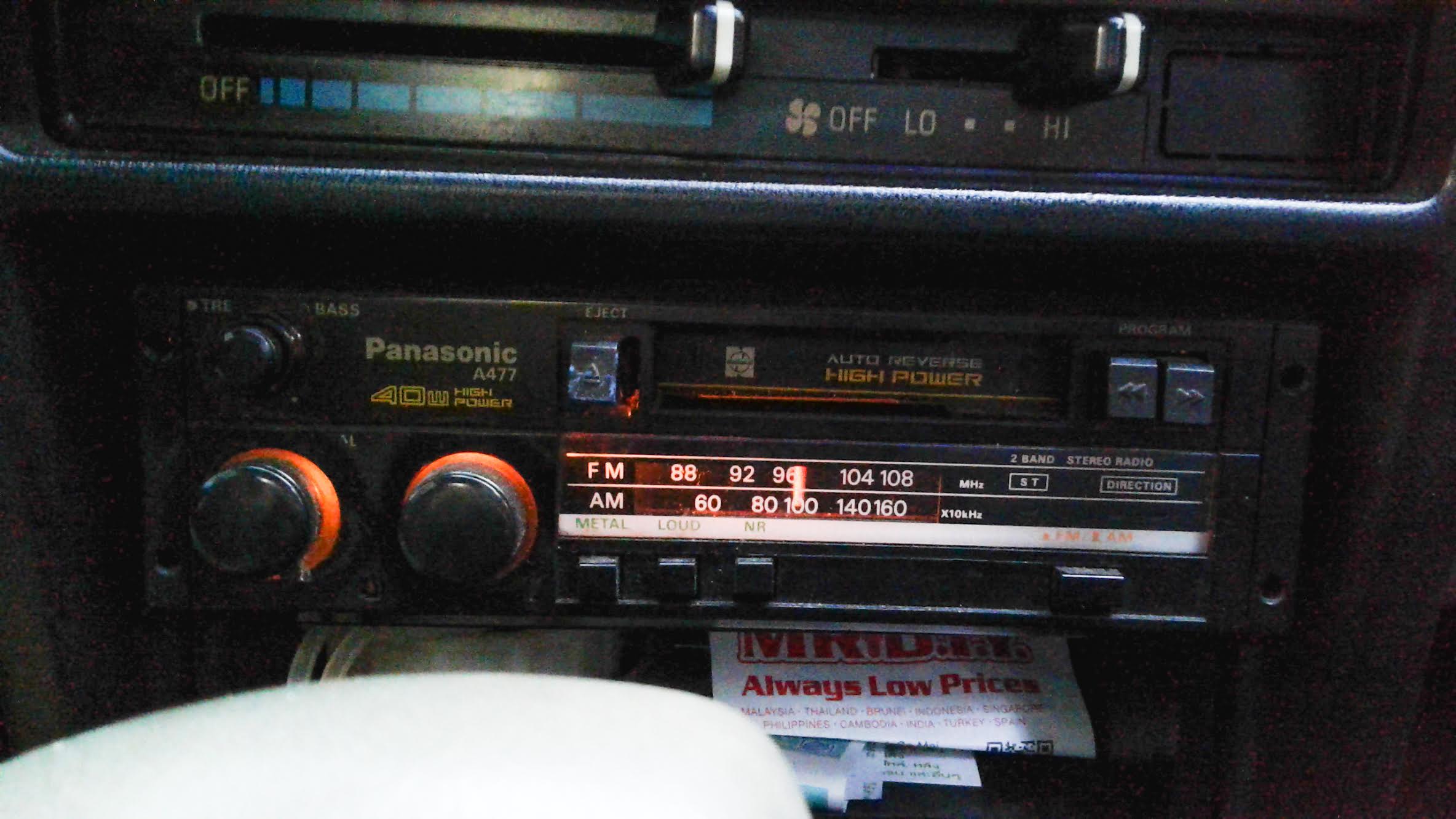 Panasonic_(National)_A477_HI-Power_Original_Car_Audio_FM_AM_Radio_Cassette_Player_In-Dash_Units_(Night_Panel).jpg