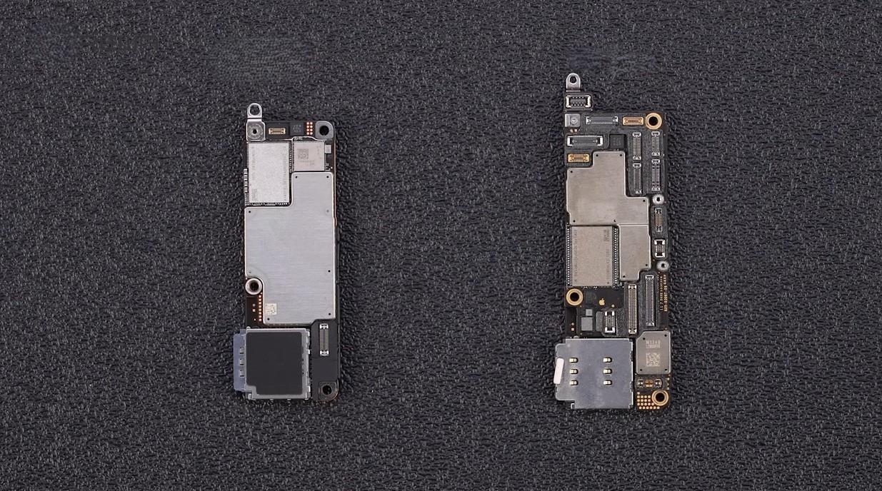 iPhone-16-Pro-vs-iPhone-15-Pro-logic-board.jpg