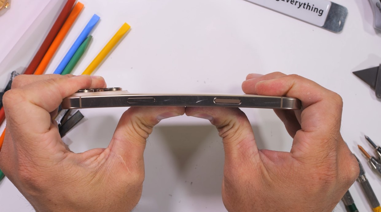 iPhone-16-Pro-Max-durability-test.jpg