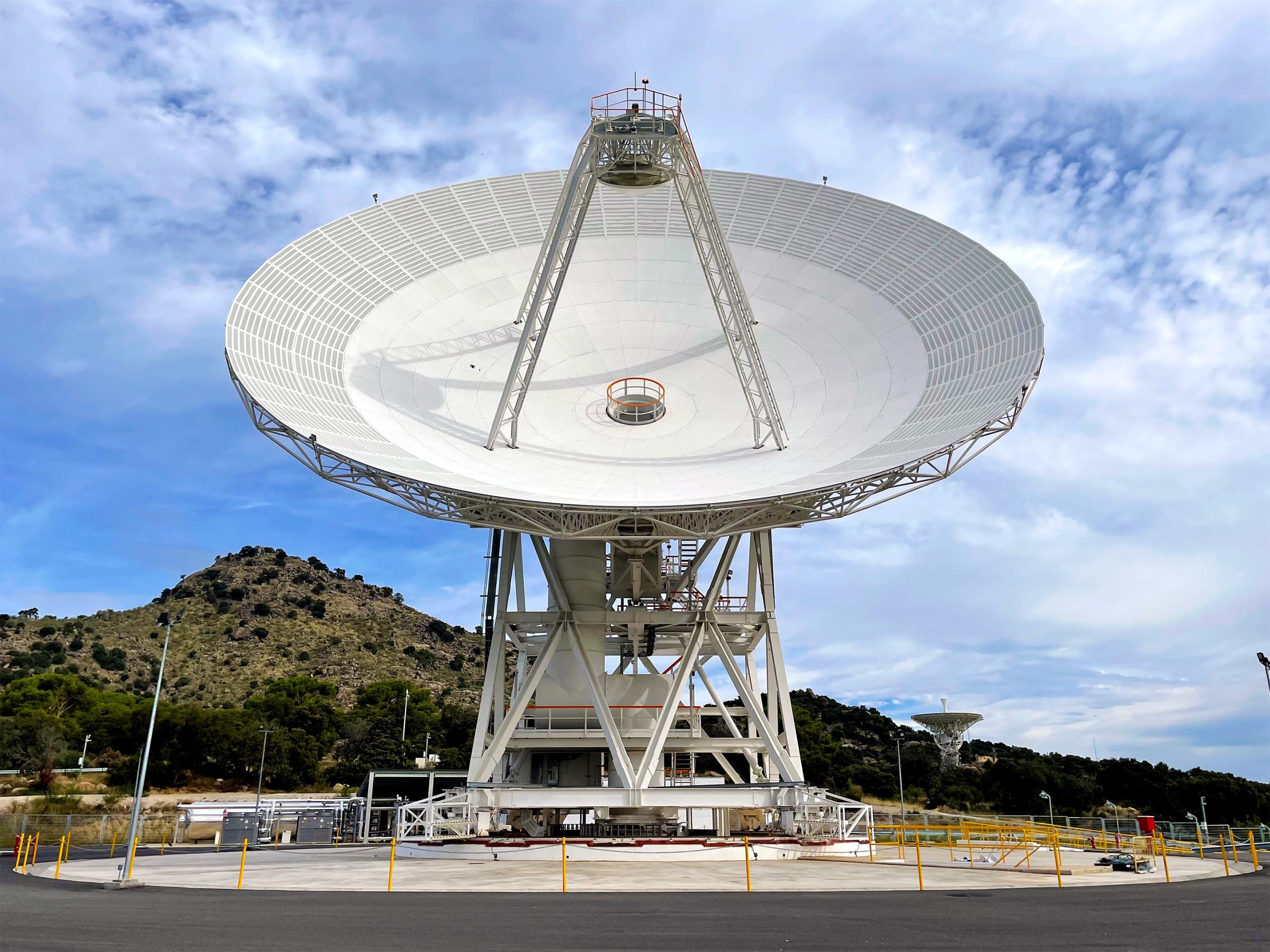 NASA-DSS-53-Antenna-scaled.jpg