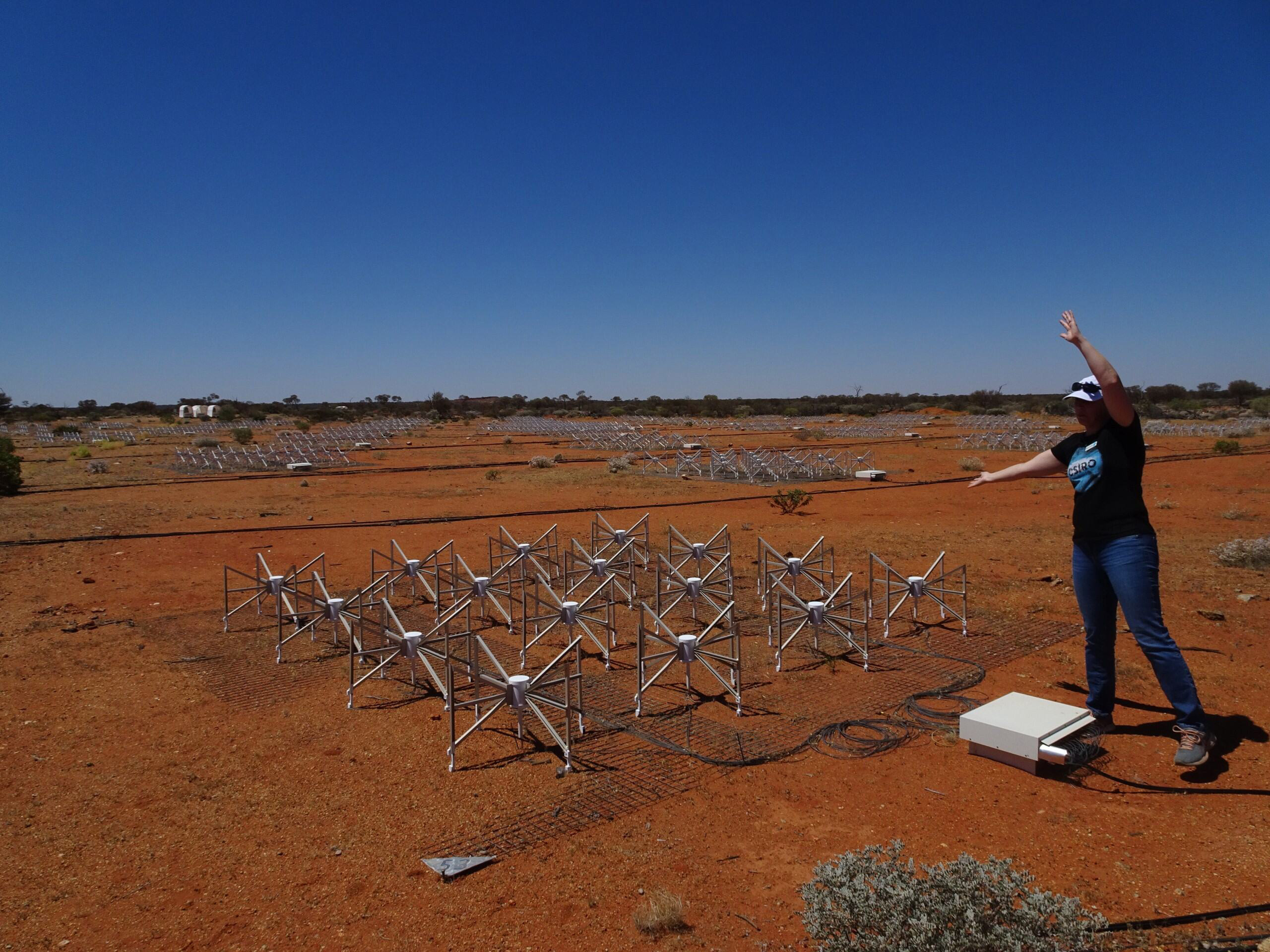 The-First-Extragalactic-Search-for-Technosignatures-at-Low-Frequencies.jpg