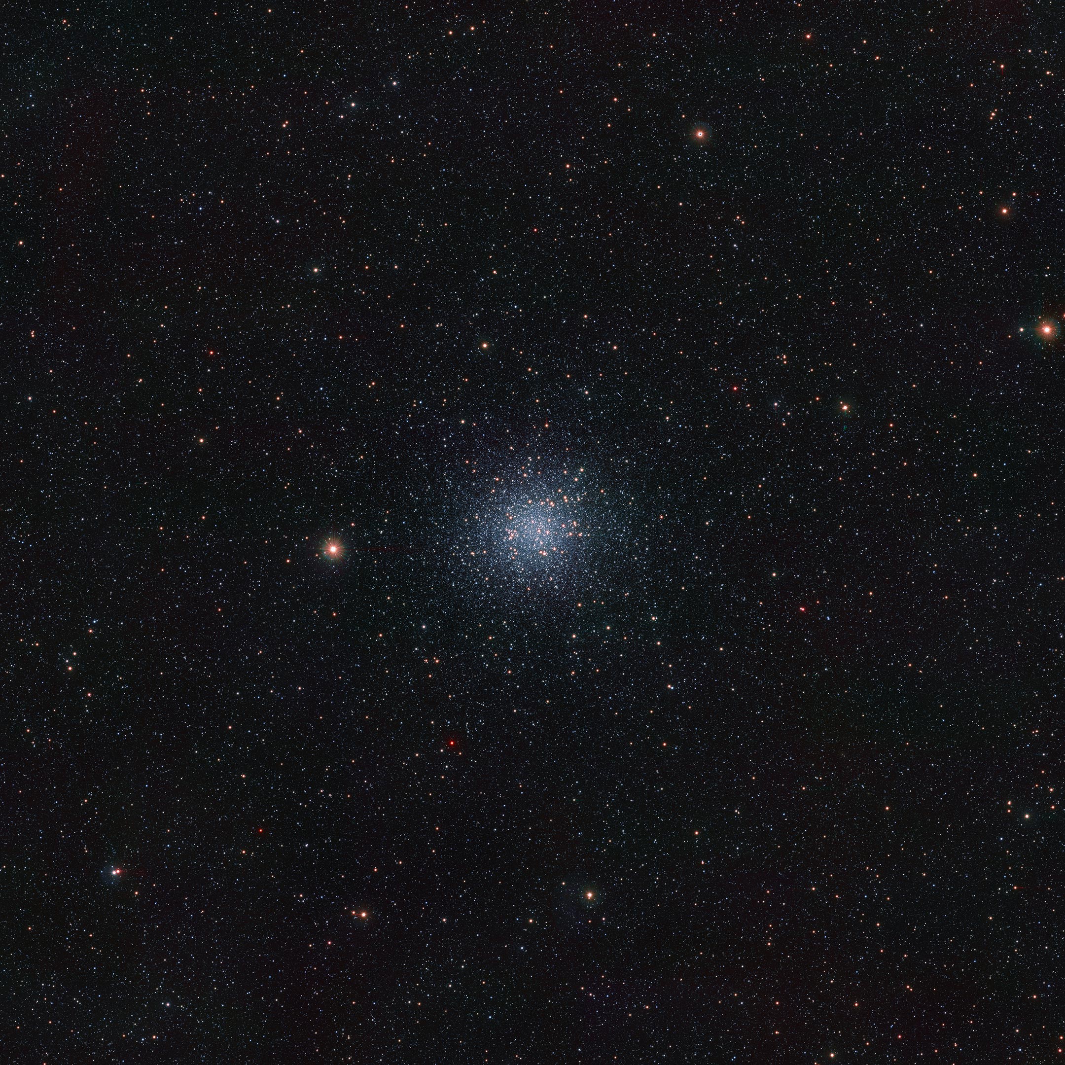 Messier-22-Globular-Cluster-Infrared-View.jpg