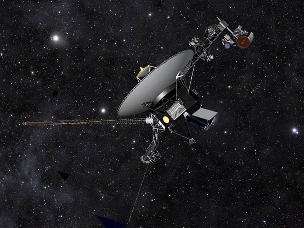 Voyager-Spacecraft-Traveling-Through-Space.jpg