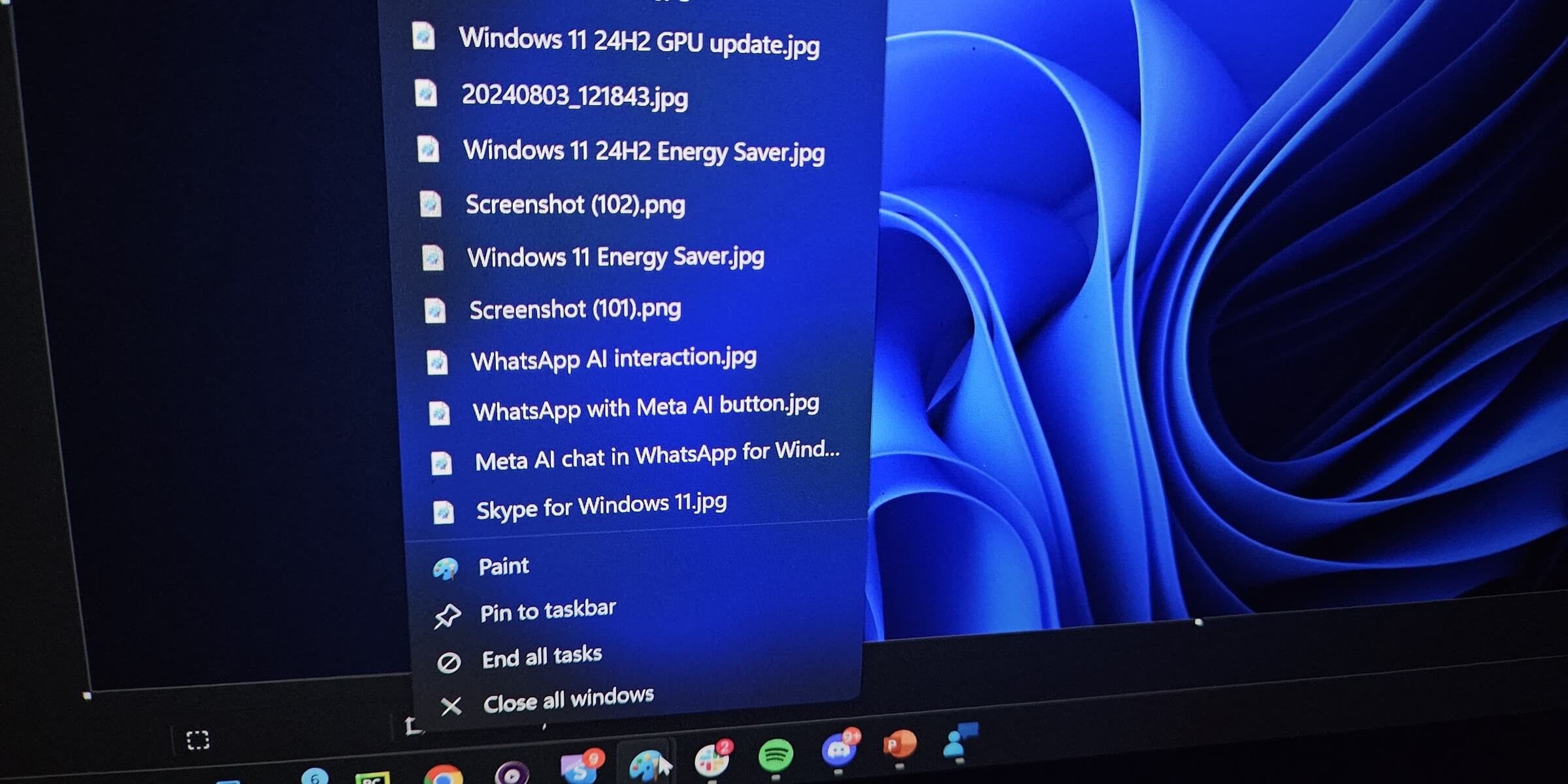 Windows-11-taskbar-small-button.jpg