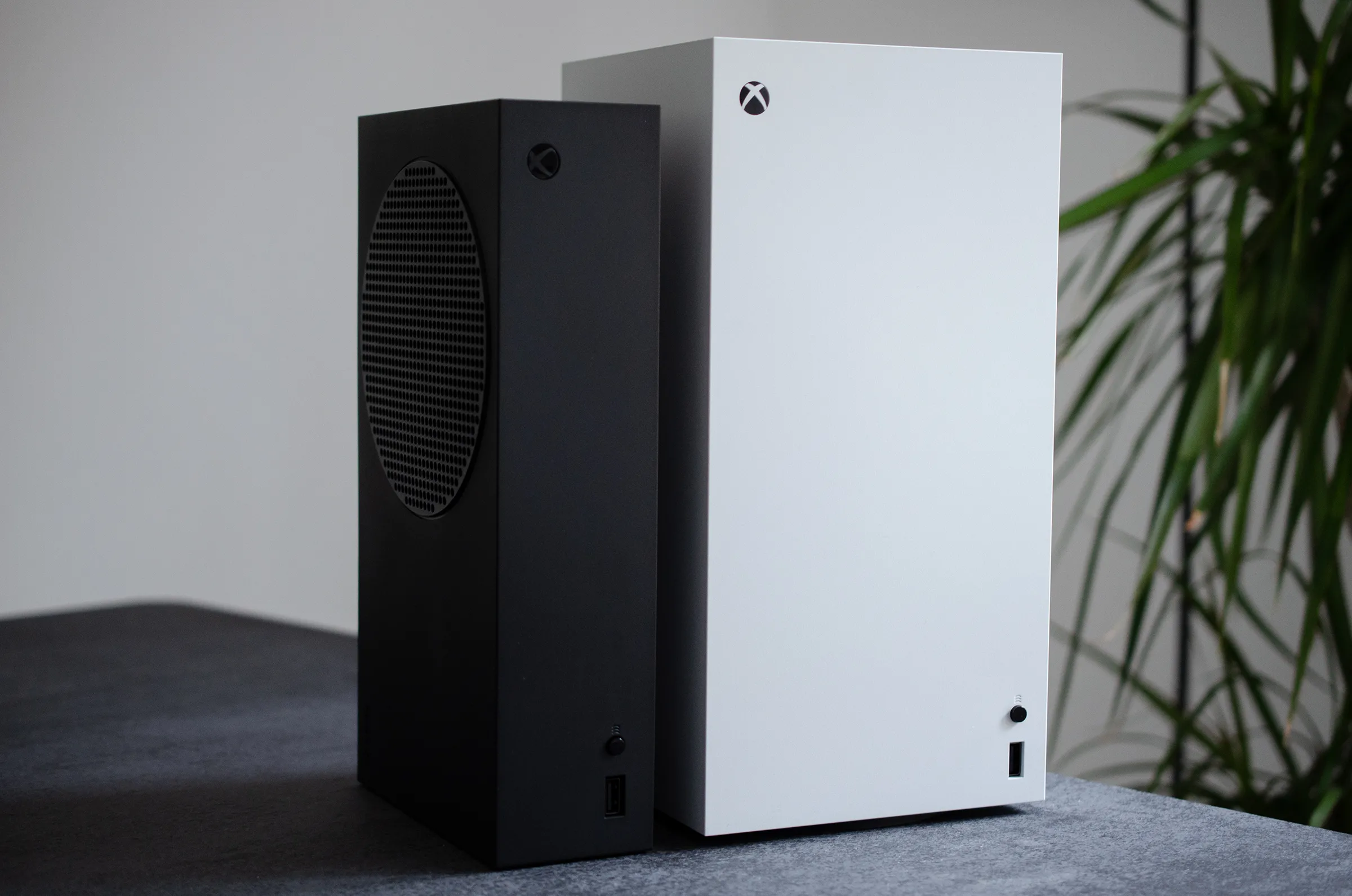 twarren_xboxseriesxwhite__3_.webp