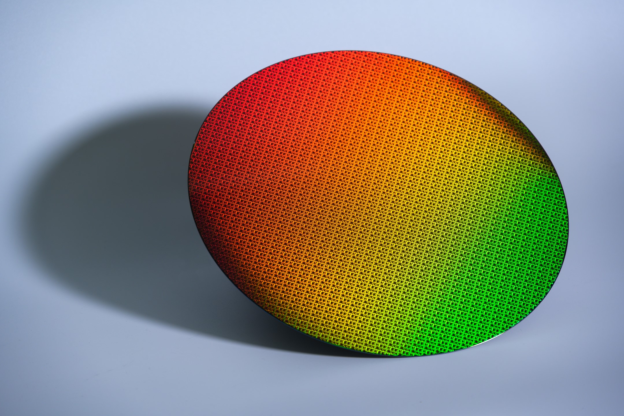 intel-18a-wafer-1-Custom.jpg