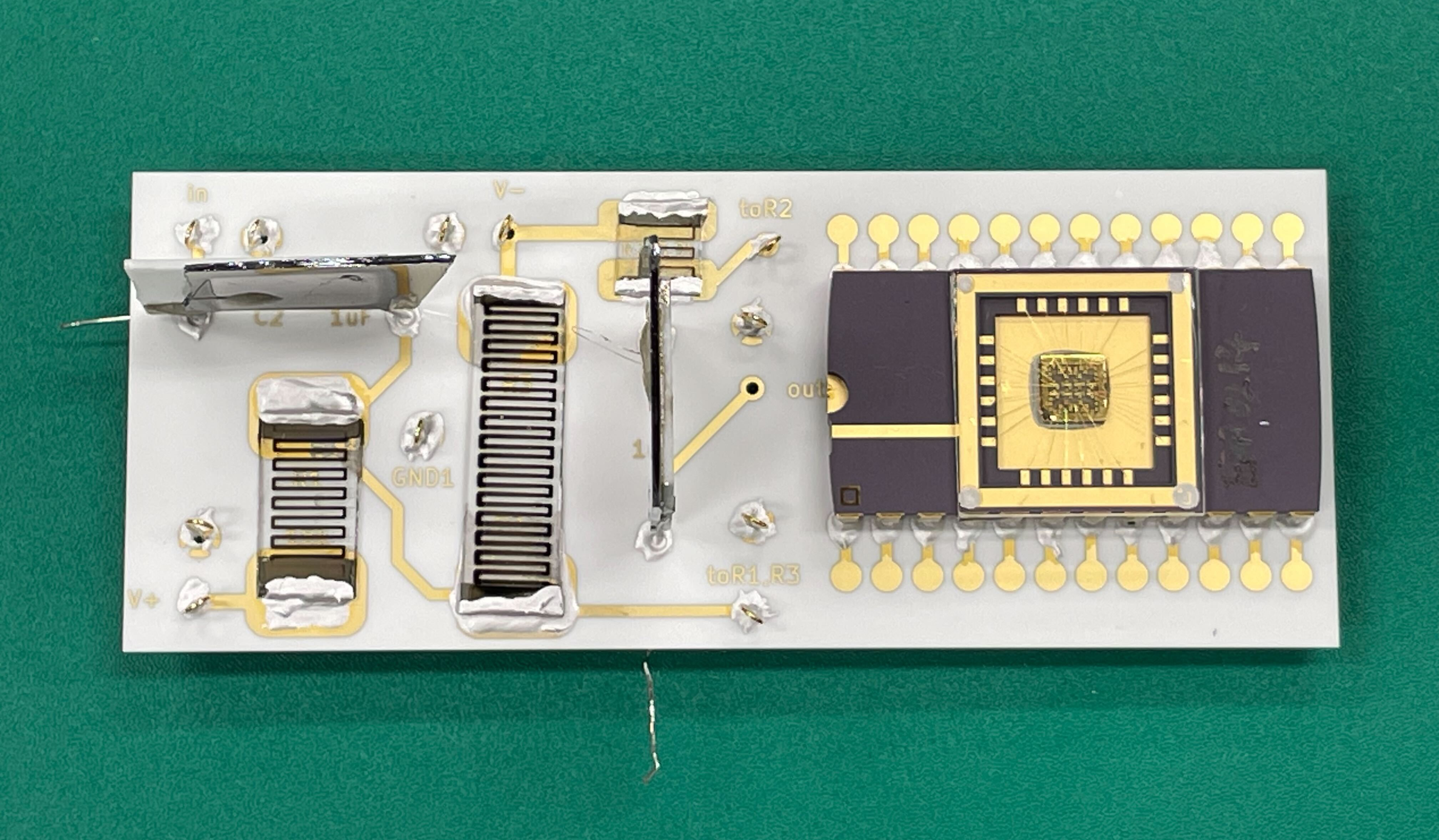 1-Worlds-first-prototype-of-diamond-semiconductor-device-operating-at-300℃-572℉.png