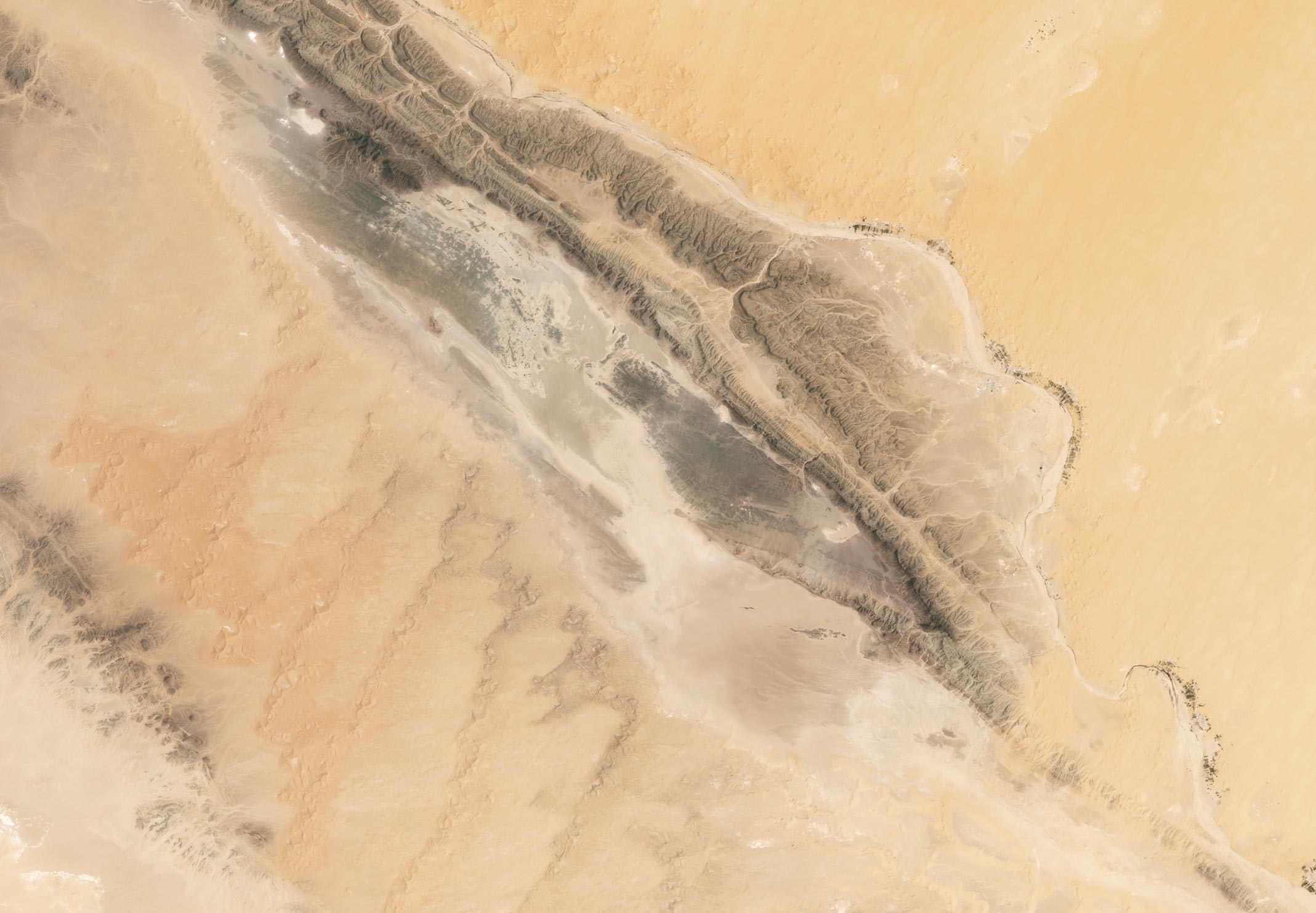 Sebkha-el-Melah-Lake-Algeria-August-2024.jpg