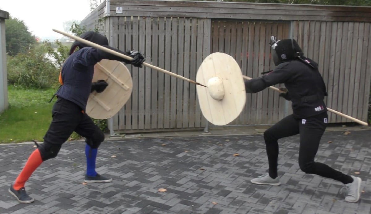 Simulation-of-Bronze-Age-Spear-Fighting.jpg