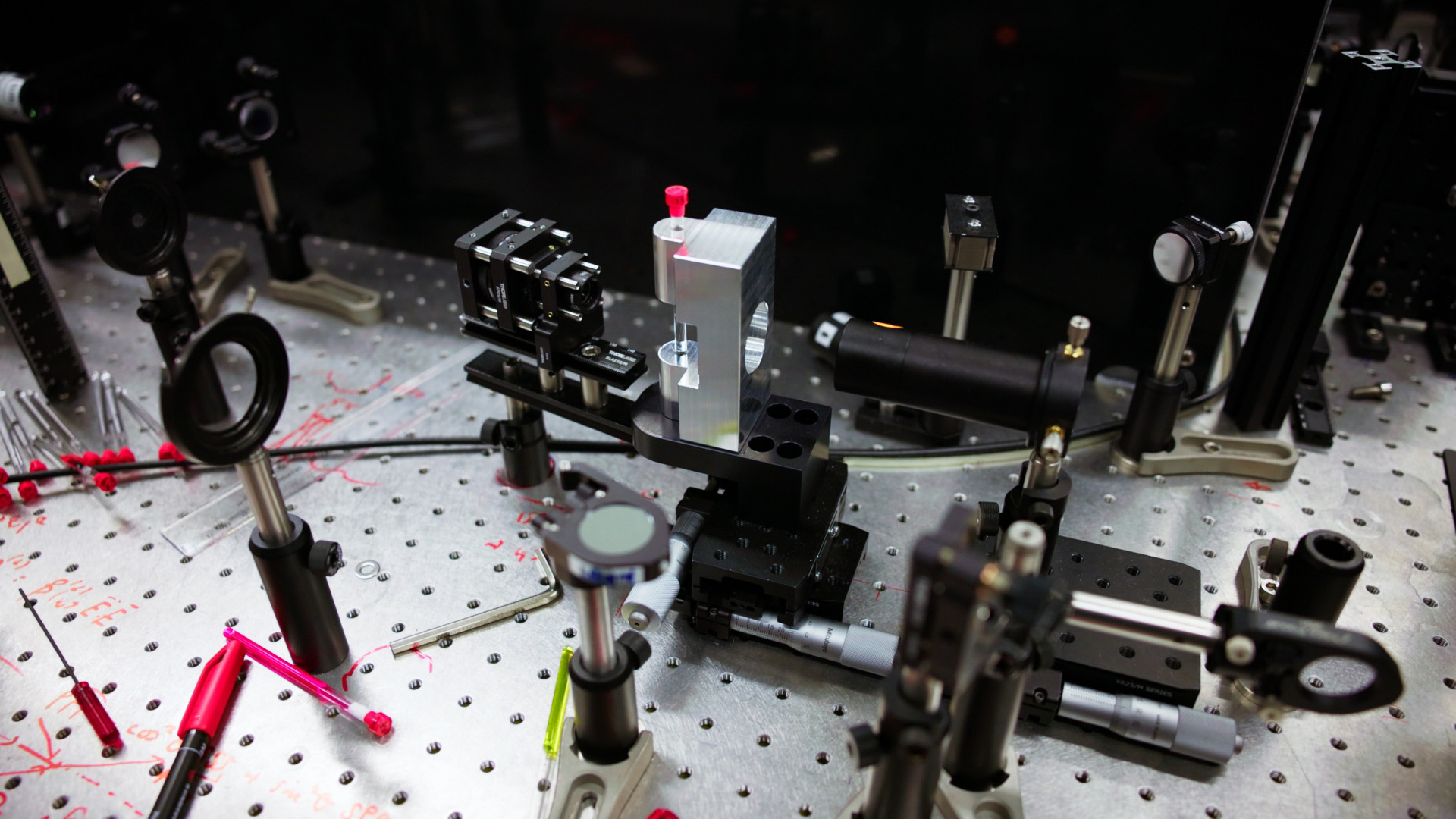 Correlated-Vibrational-Spectroscopy-Setup-of-EPFLs-Laborator.jpg