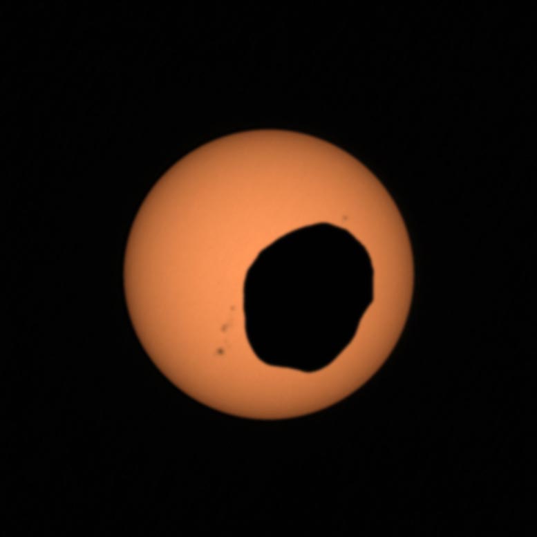 Perseverance-Captures-Phobos-Solar-Eclipse.jpg