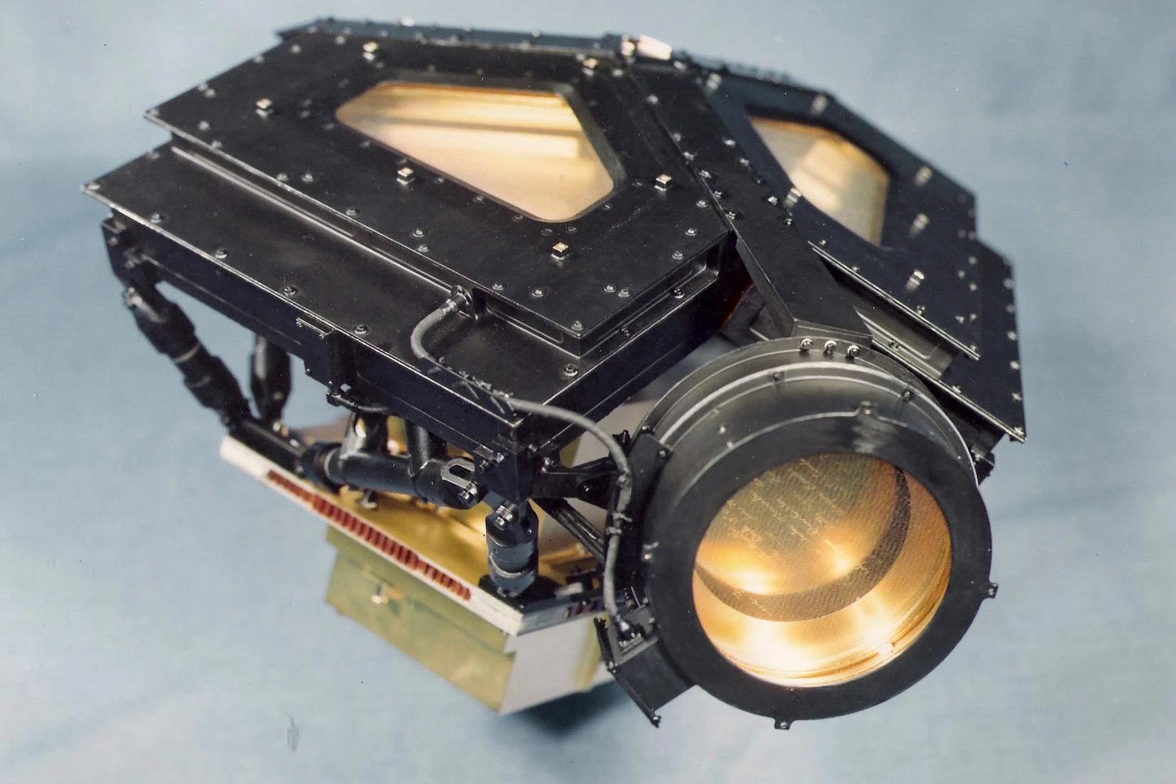 Voyager-Plasma-Science-Experiment.jpg