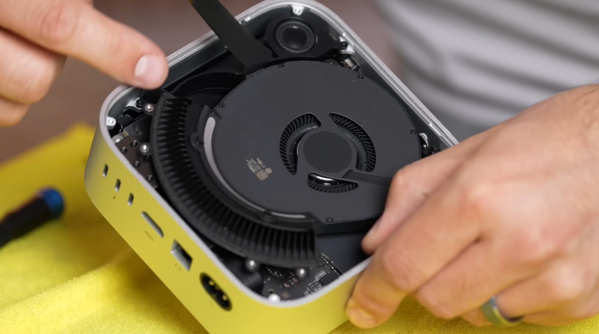 Redesigned-Mac-mini-teardown.jpg