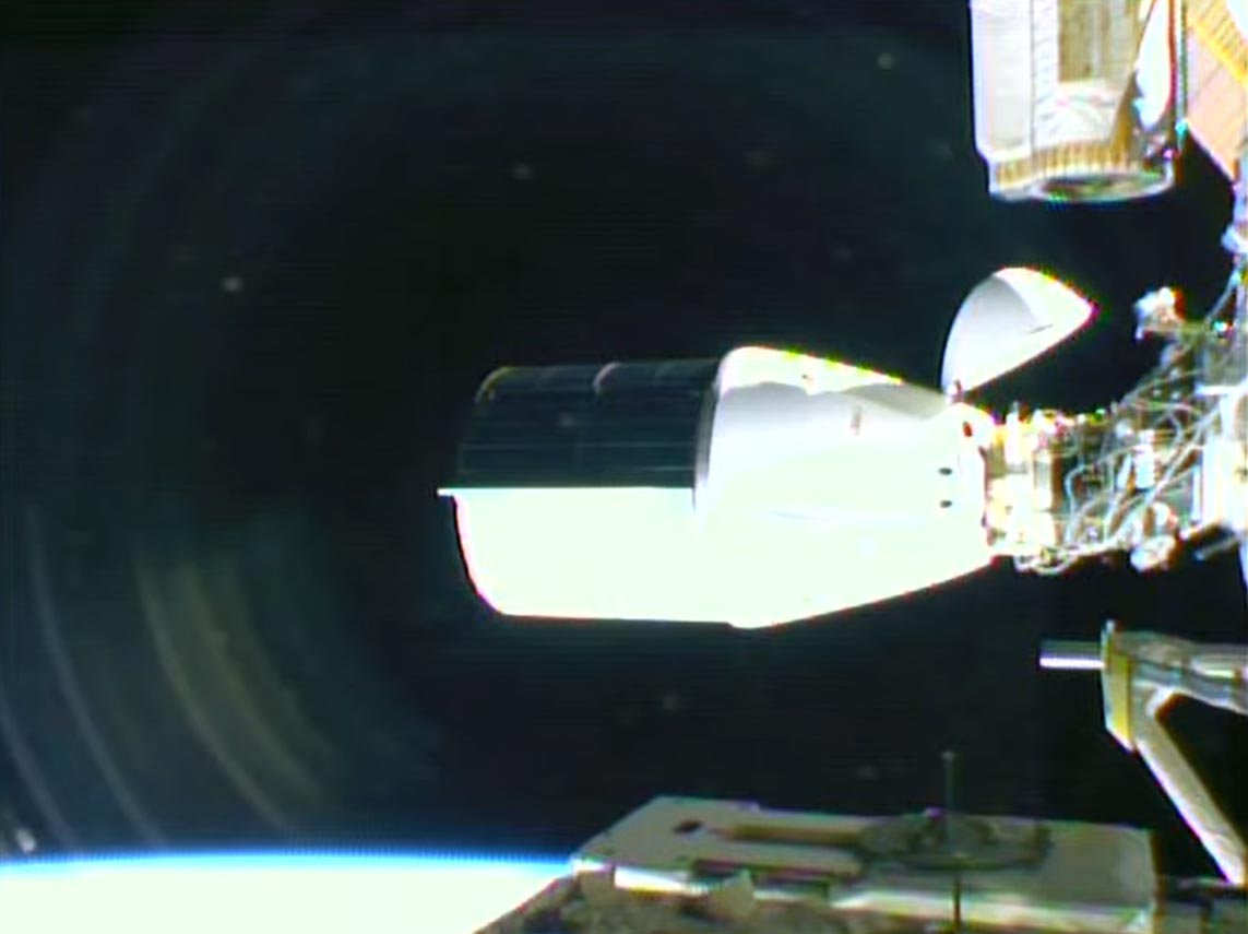 SpaceX-Dragon-Cargo-Spacecraft-Reboost.jpg