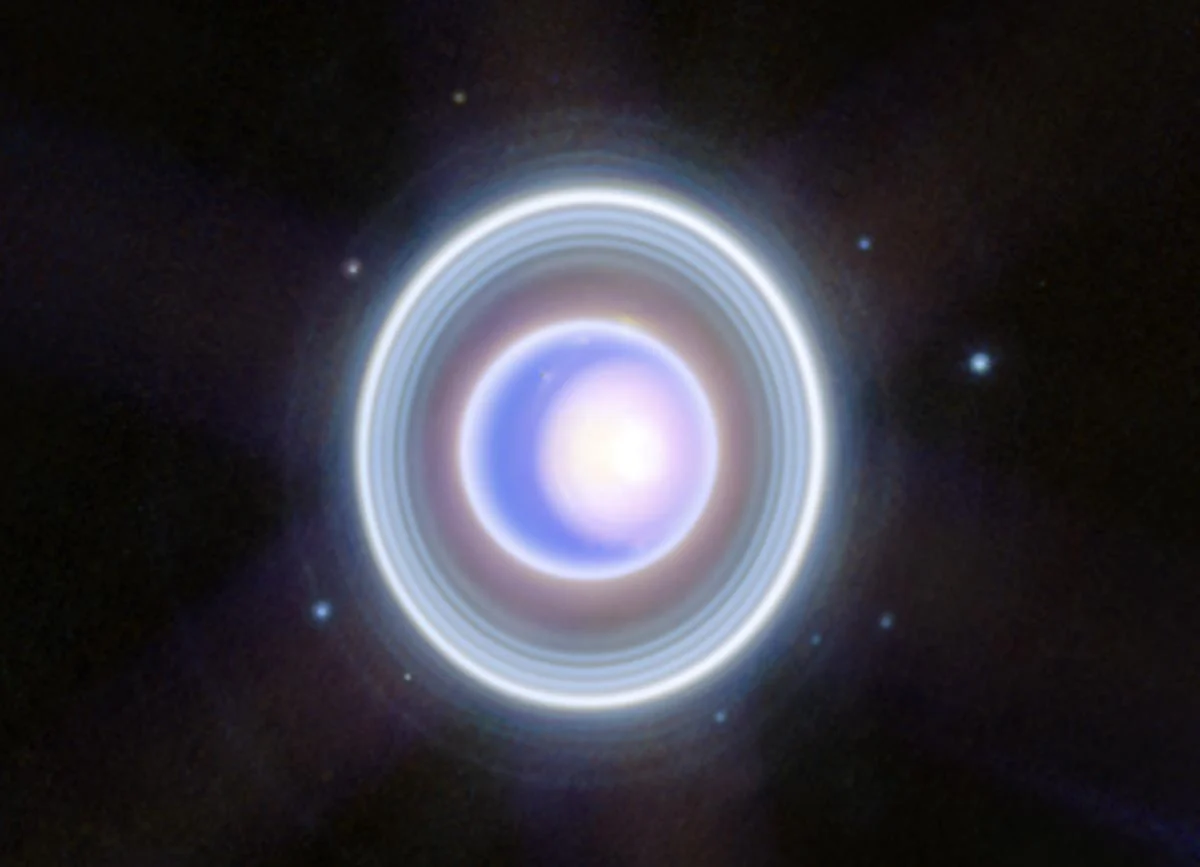 Uranus-Close-up-Webb-NIRCam-image.webp