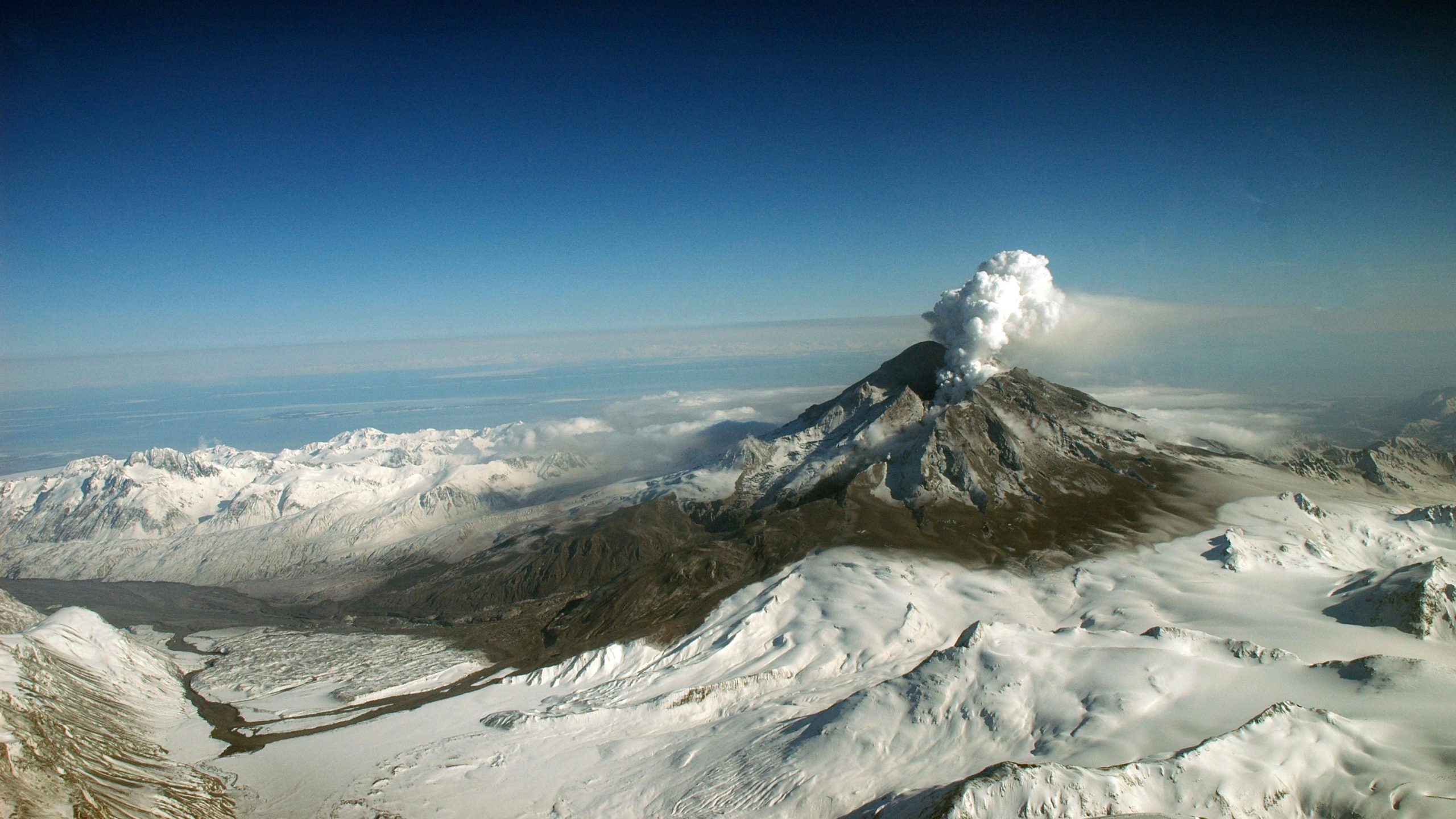 Mount-Redoubt-Eruption-2009-scaled.jpg