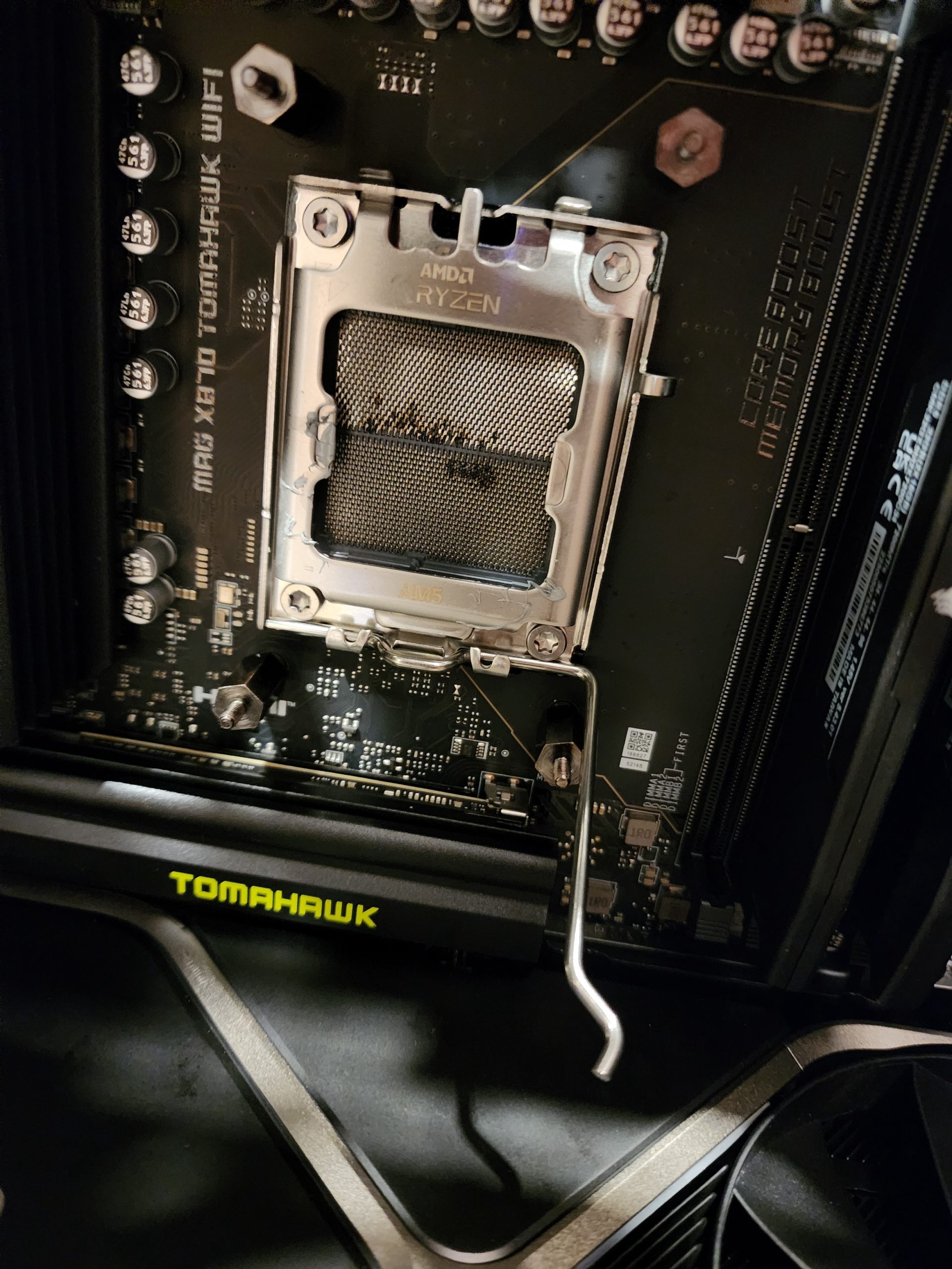 AMD-Ryzen-7-9800X3D-AM5-Socket-CPU-Burn-_3-scaled.jpeg