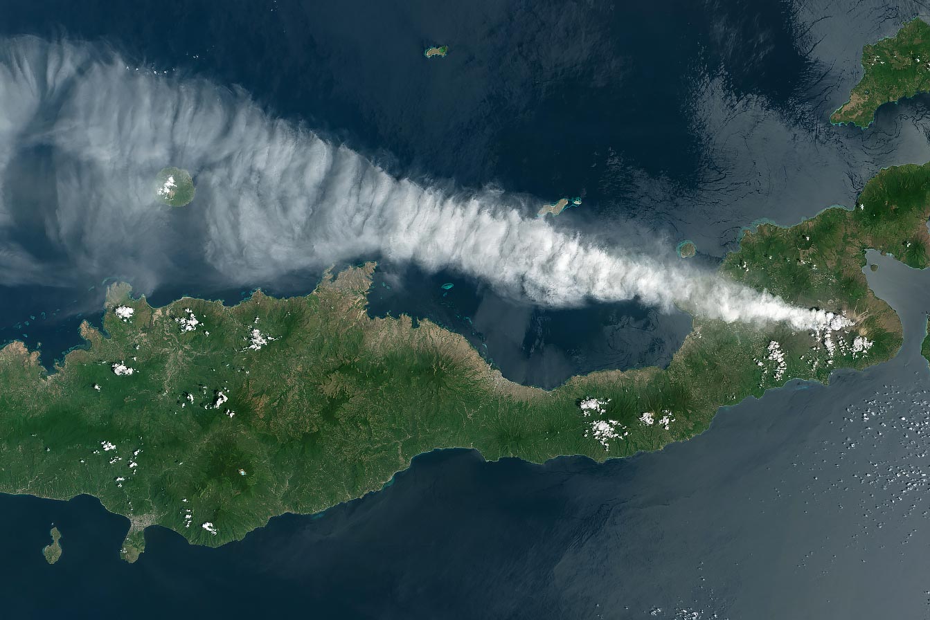 Mount-Lewotobi-Laki-Laki-Volcano-Erupts-November-2024.jpg