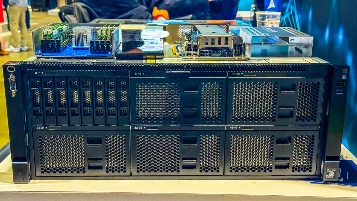 Lenovo-ThinkSystem-SR860-V3-CXL-Astera-Labs-1.jpg