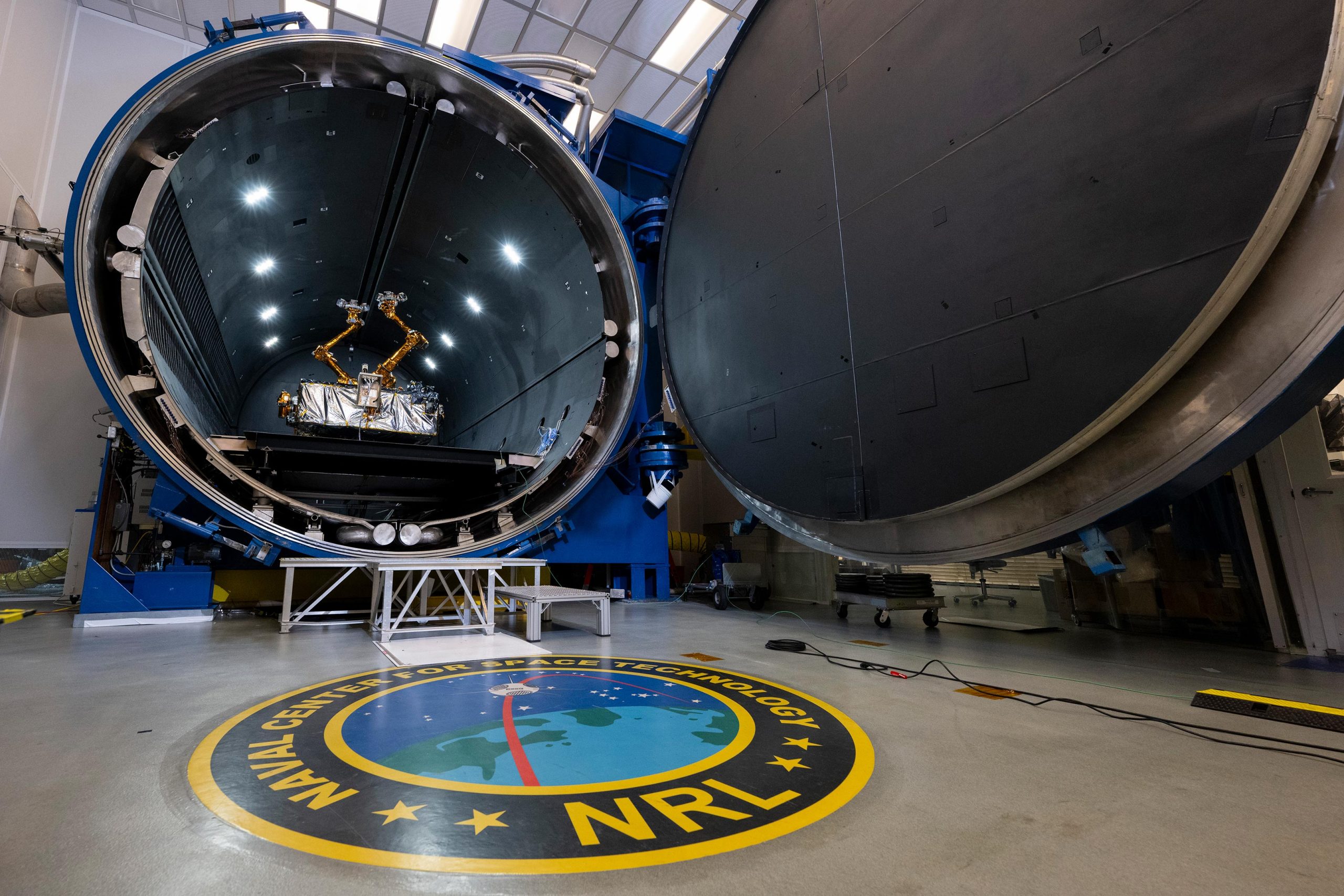 Cryogenic-Thermal-Vacuum-Chamber-Robotic-Servicing-of-Geosynchronous-Satellites-RSGS-Payload-scaled.jpg