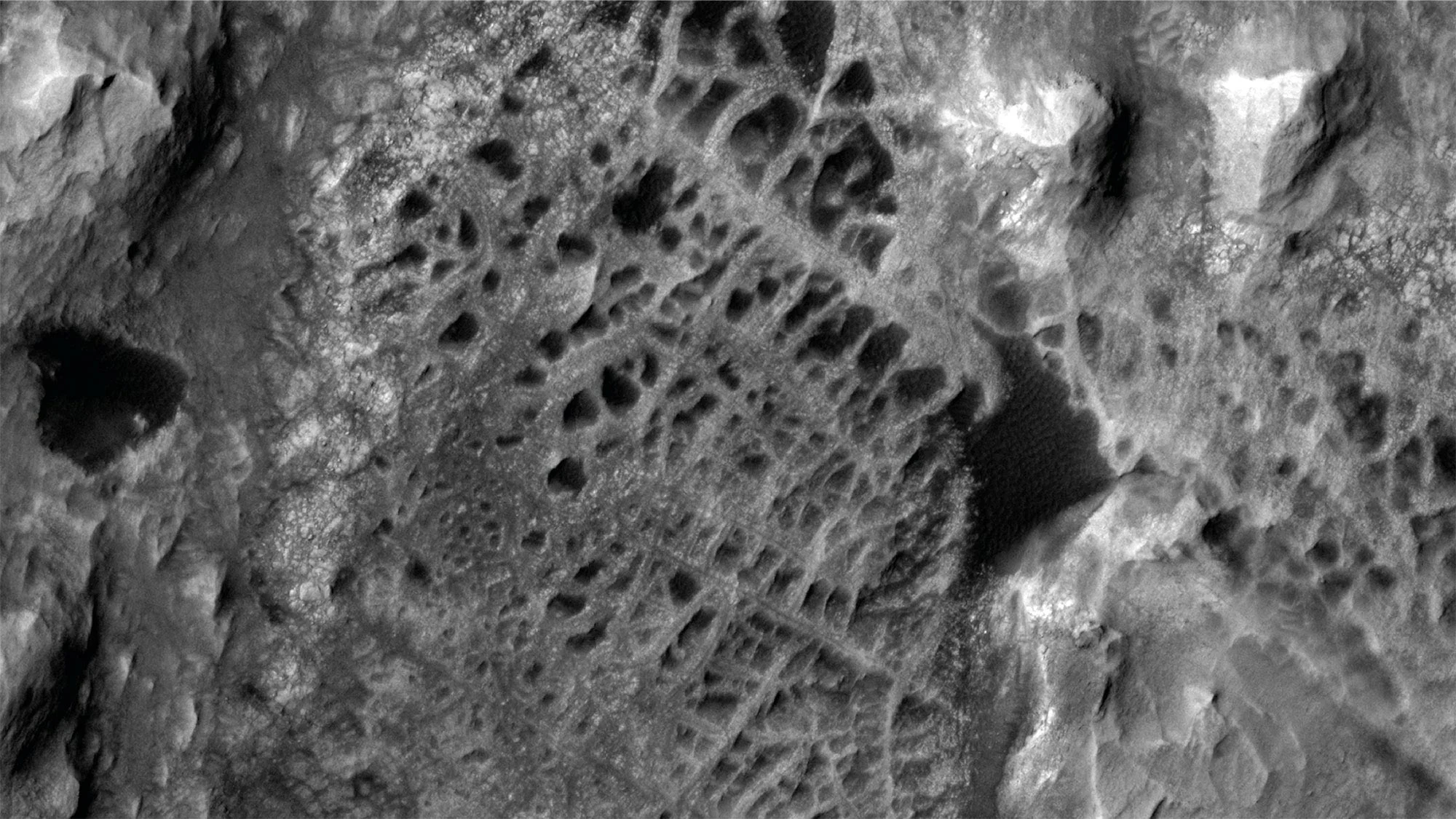 NASA-Mars-Reconnaissance-Orbiter-Boxwork-Formation.jpg