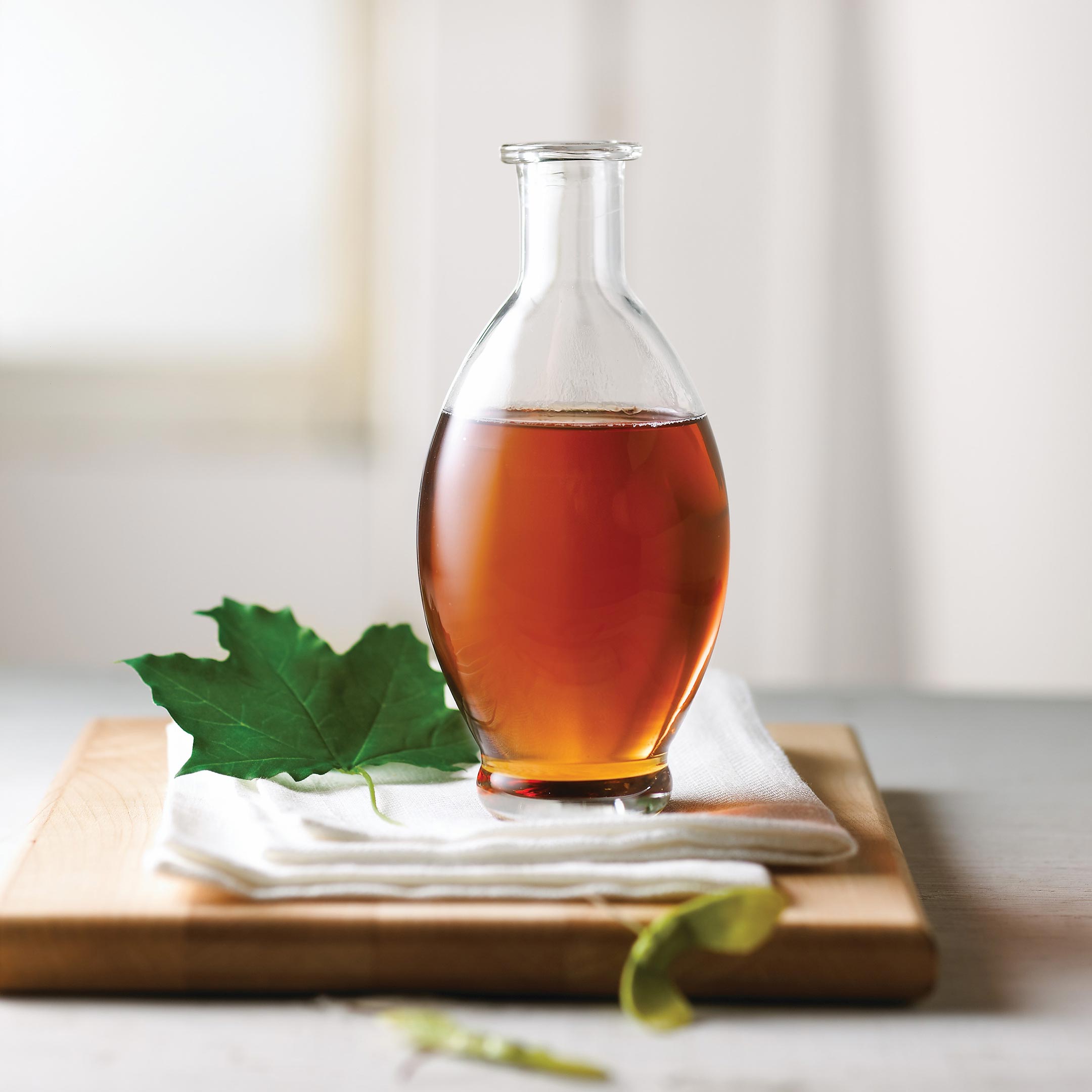 Maple-Syrup-From-Canada-and-Maple-Leaf.jpg