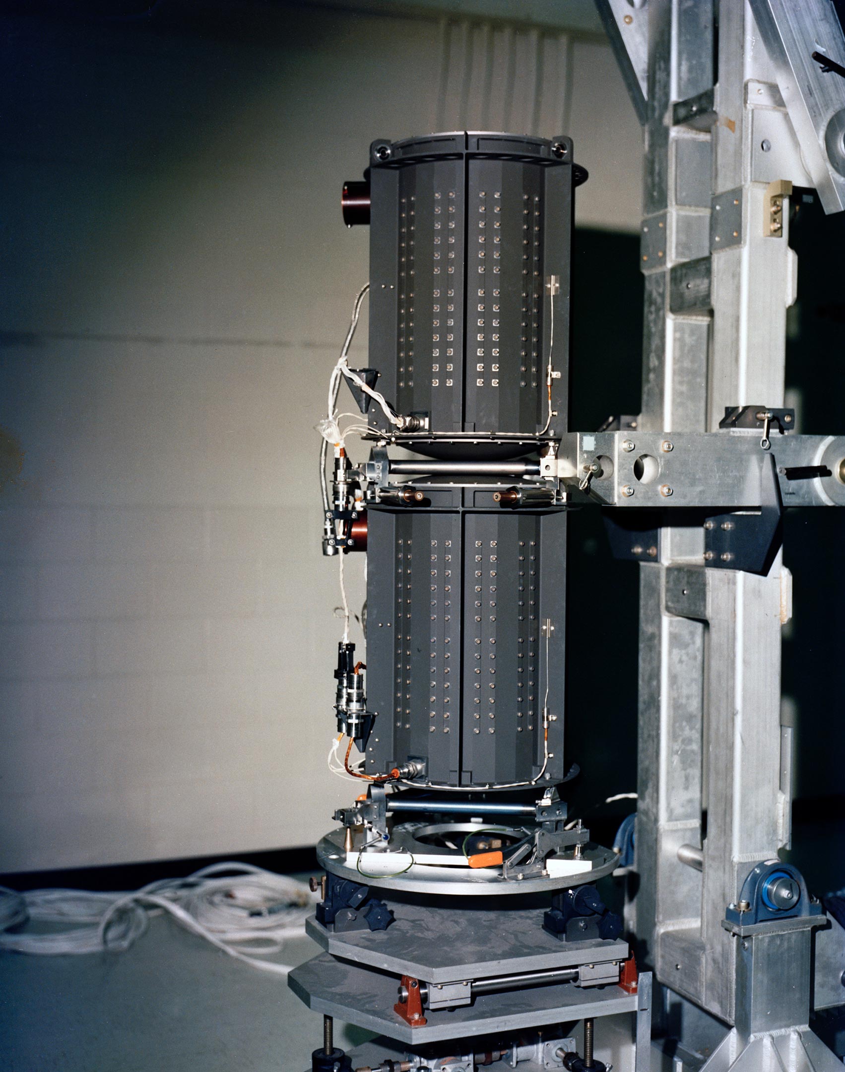 Radioisotope-Thermoelectric-Generator.jpg