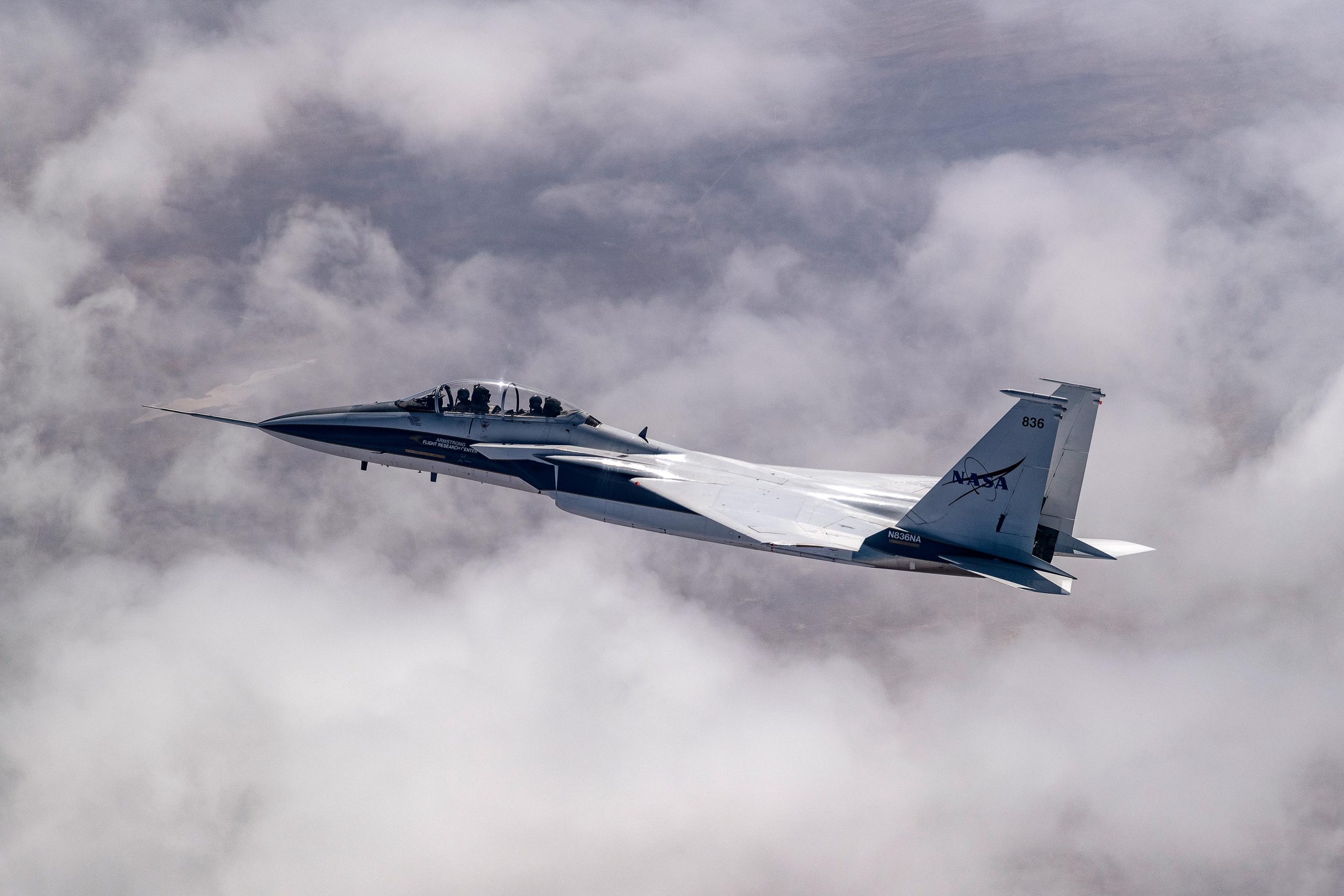 NASA-F-15B-Aeronautics-Research-Test-Bed-Shock-Sensing-Probe-Calibration-Flight-scaled.jpg
