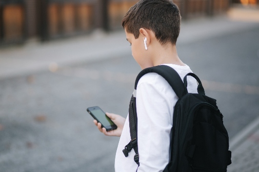 smartphone-school-505.jpg