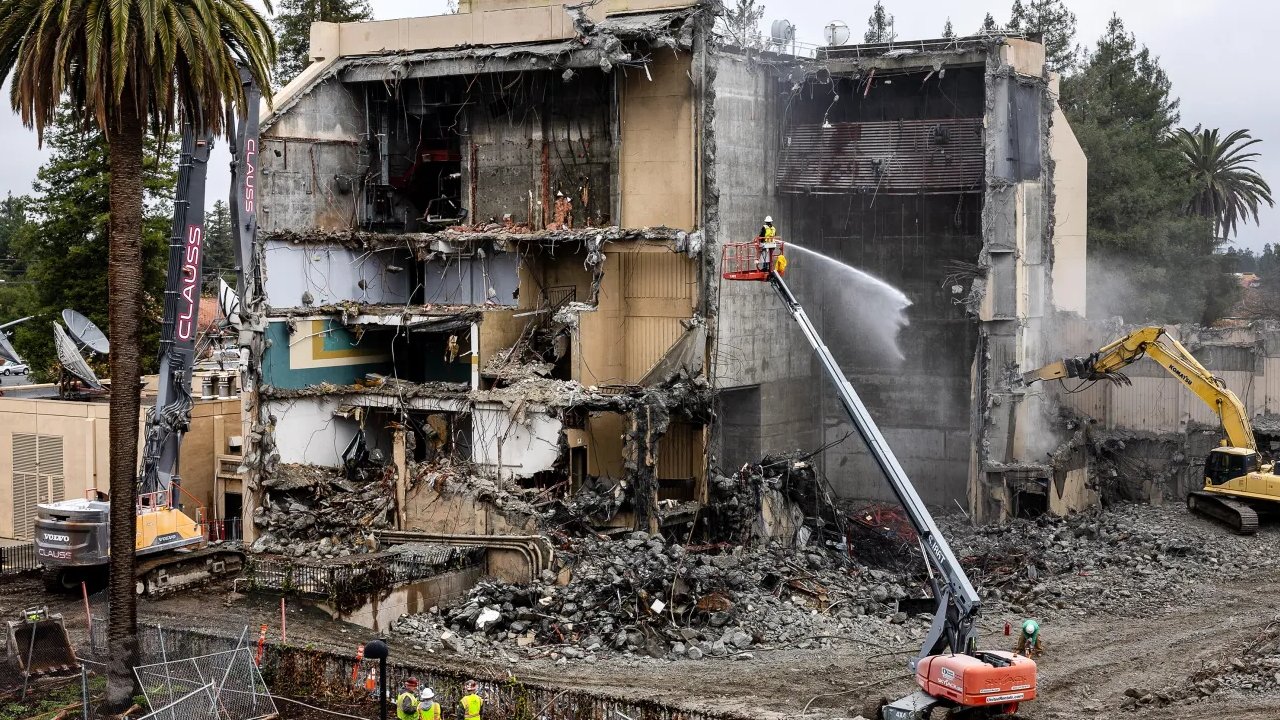 62086-128619-000-lede-Flint-Center-xl.jpg