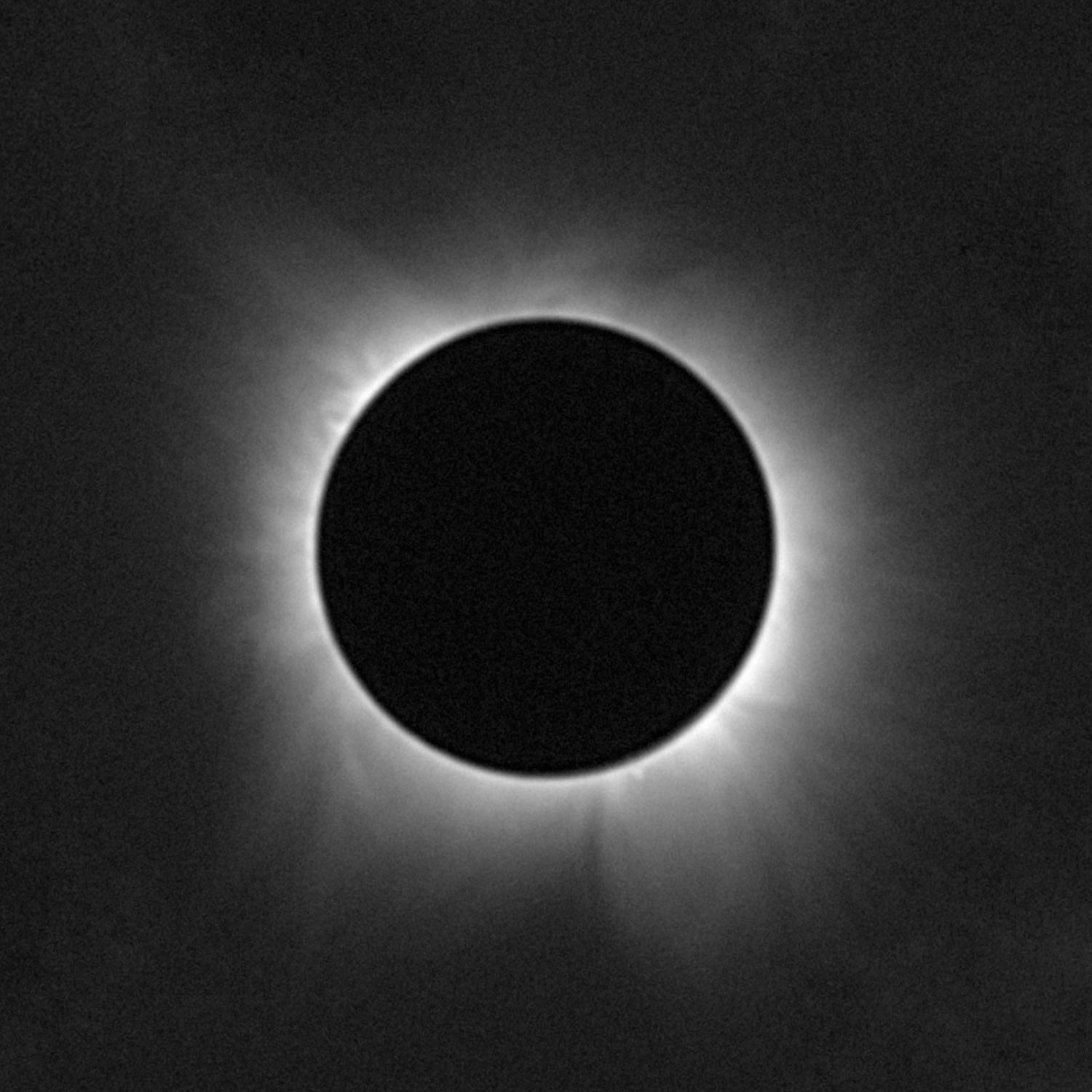 Total-Solar-Eclipse-in-Fe-XIV.jpg