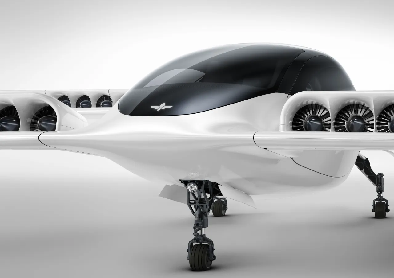 Lilium_R003_jet-front-view_screen.webp