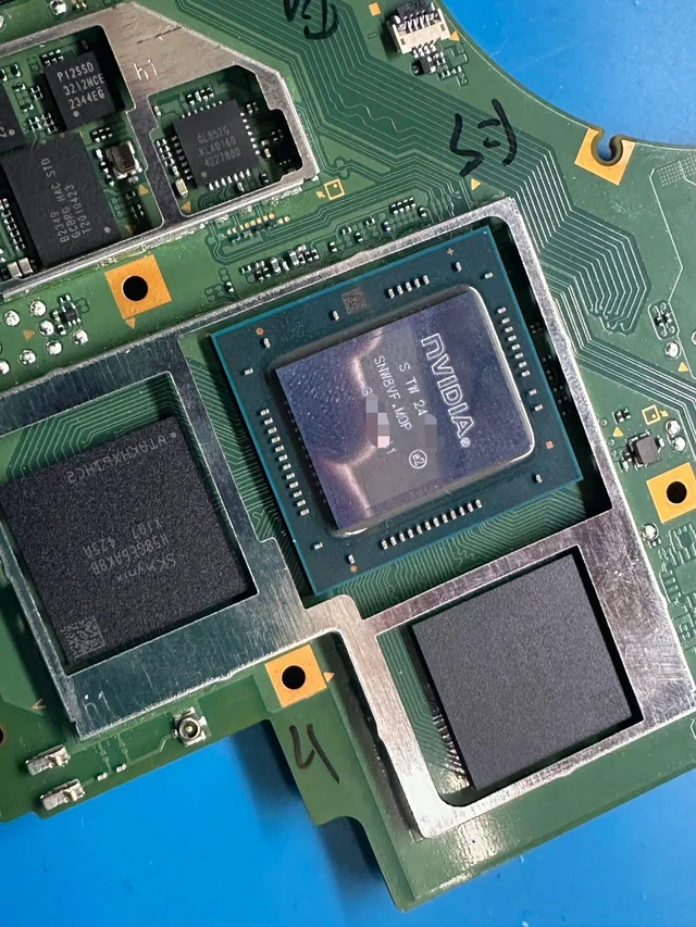 switch-2-motherboard-v0-365qq452saae1.webp