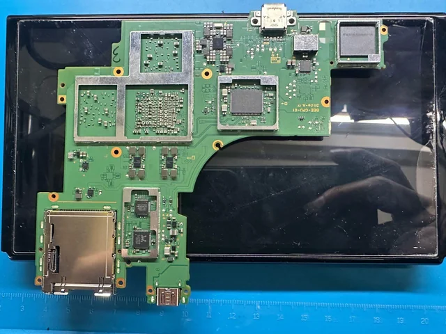 switch-2-motherboard-v0-dkg8td22saae1.webp