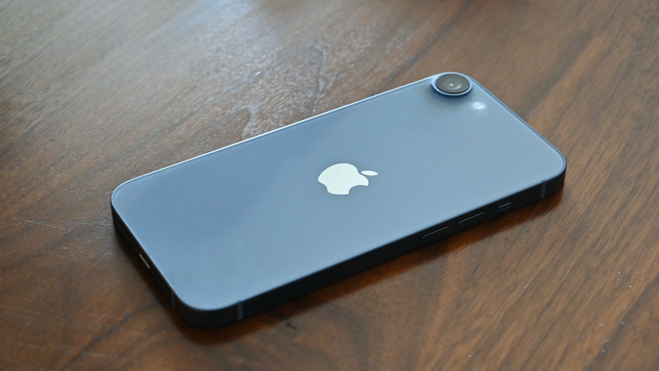 62248-129026-iPhone-SE-4-camera-xl.jpg