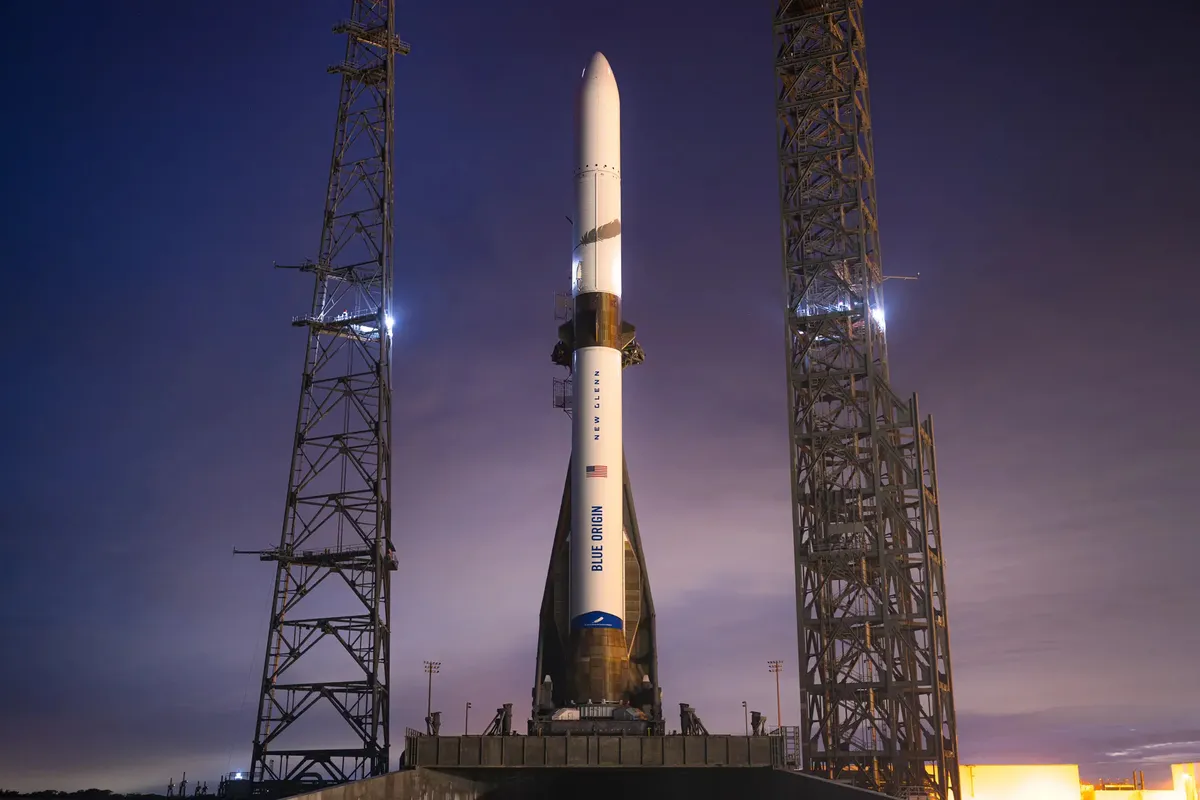 blue_origin_new_glenn_rocket_jpg.png