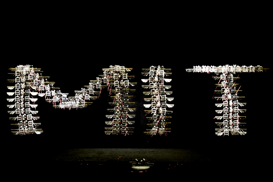 MIT-MicroAcrobatics-01-press_0.jpg