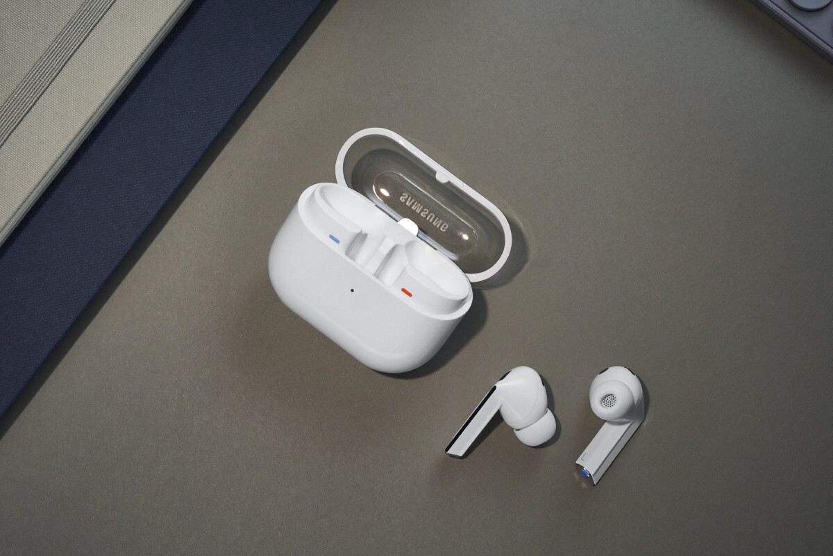 1738307717_galaxy-buds3pro-white.jpg