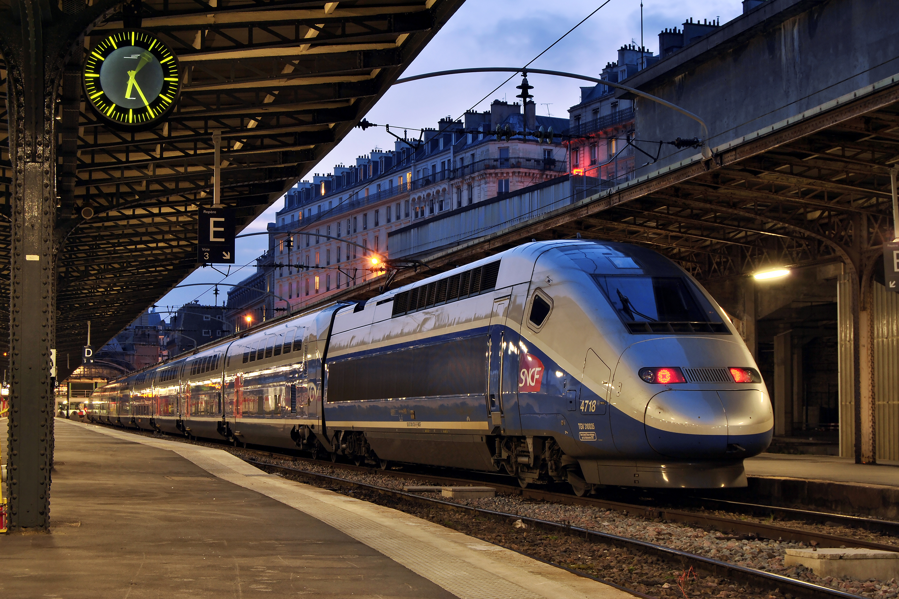 SNCF_TGV_2N2_4718_(52370373563).jpg
