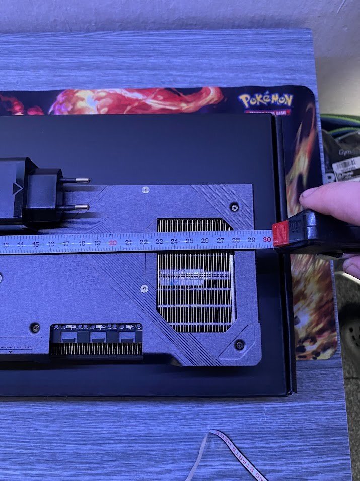 Gigabyte-RX-9070-XT-Gaming-OC-length.jpg