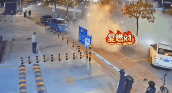 79eba99f01bb4f2fbae633a5df33b78a.gif