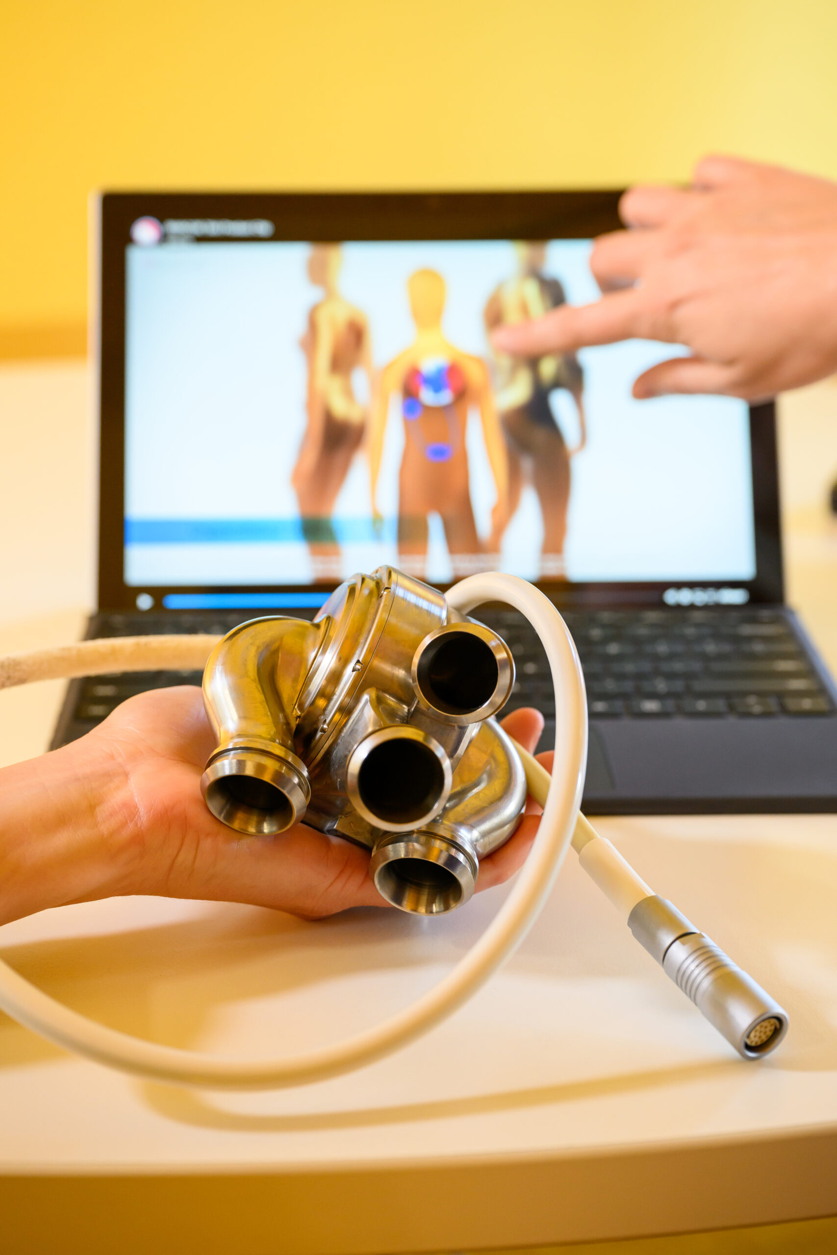 BiVACOR®-Total-Artificial-Heart_laptop_Credit-BiVACOR-scaled.jpg