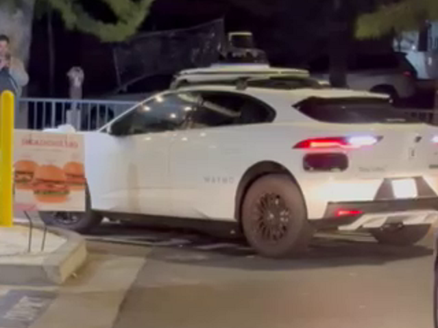 waymo-chick-fil-a-1-e1744157111837.webp