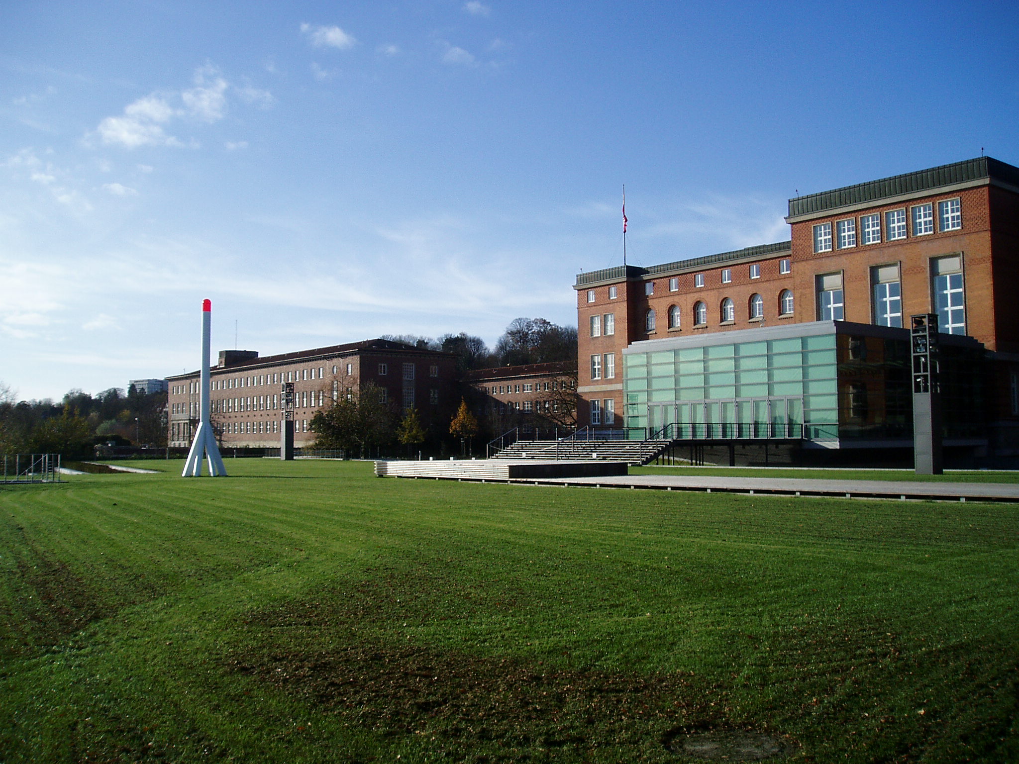 Kiel_Landtag_Plenarsaal.jpg