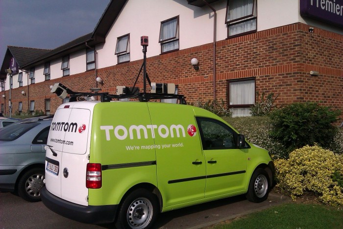 1599px-Mapping_van_tomtom_with_five_lidars.jpg