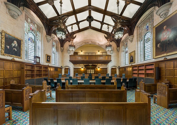 800px-Supreme_Court_of_the_United_Kingdom,_Court_1_Interior,_London,_UK_-_Diliff.jpg