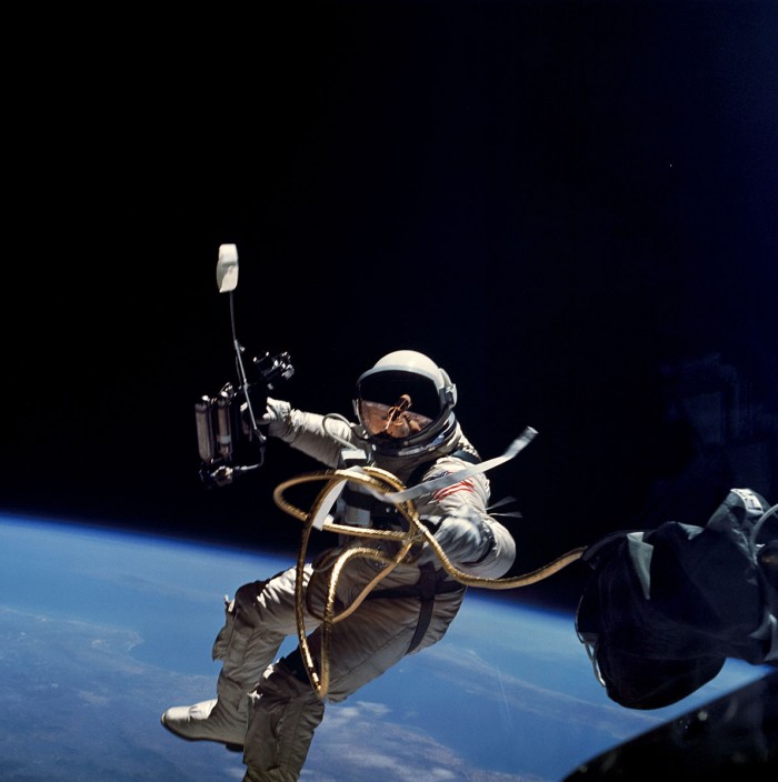 1192px-Ed_White_performs_first_U.S._spacewalk_-_GPN-2006-000025.jpg