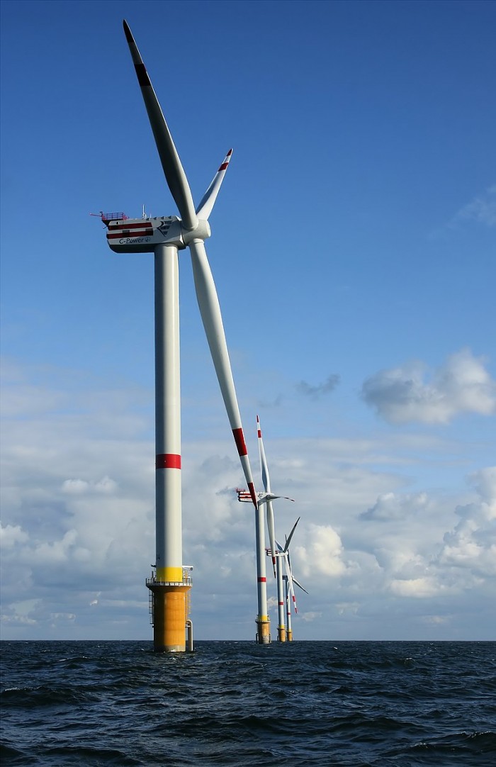 800px-Windmills_D1-D4_(Thornton_Bank).jpg